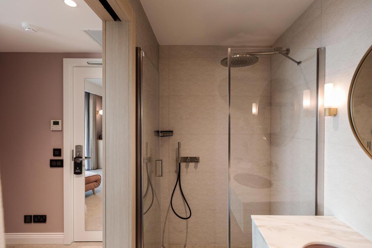 123 Mainstreet Boutique Hotel Сент Джулианс Экстерьер фото