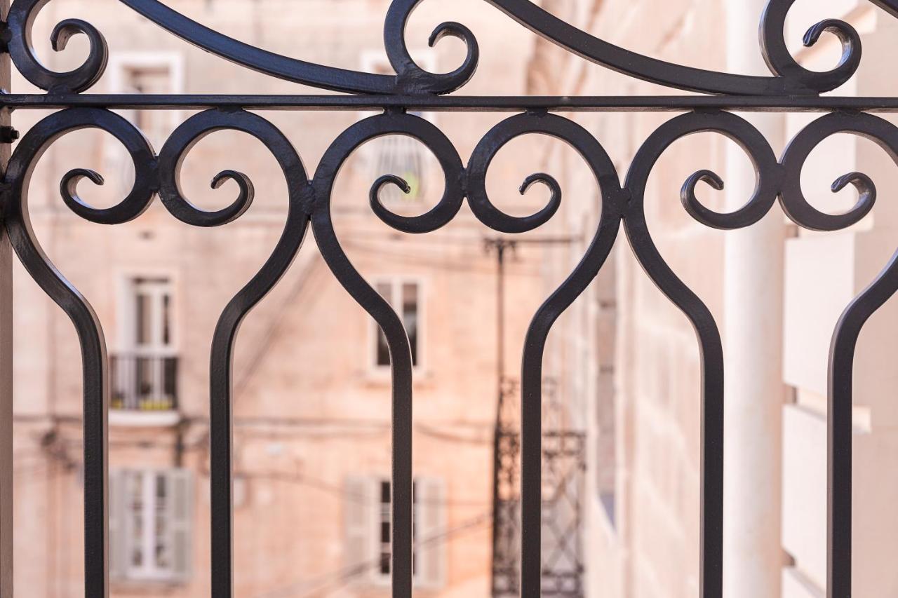 123 Mainstreet Boutique Hotel Сент Джулианс Экстерьер фото